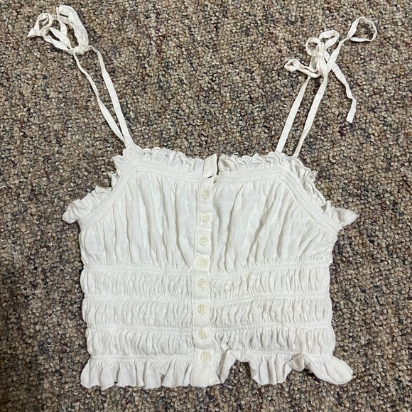 Super cute UO top - Picture 1 of 3